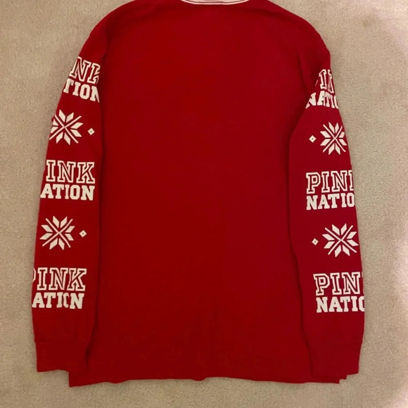 VS PINK Christmas tee X-small EUC - Picture 6 of 6